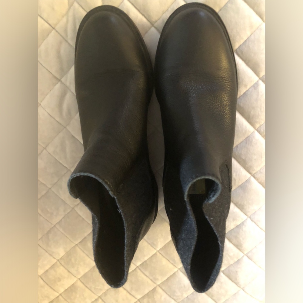 Eileen Fisher Black Leather Chelsea Ankle Boots